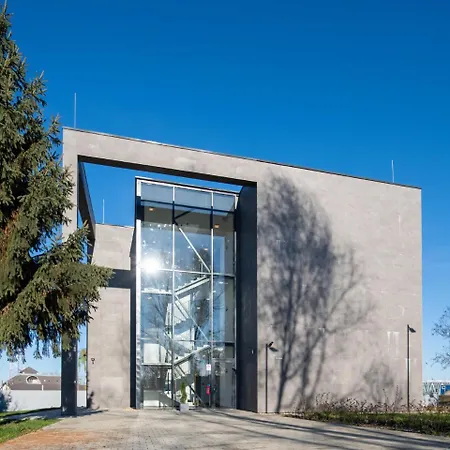 Szálloda Várda Sport 4*